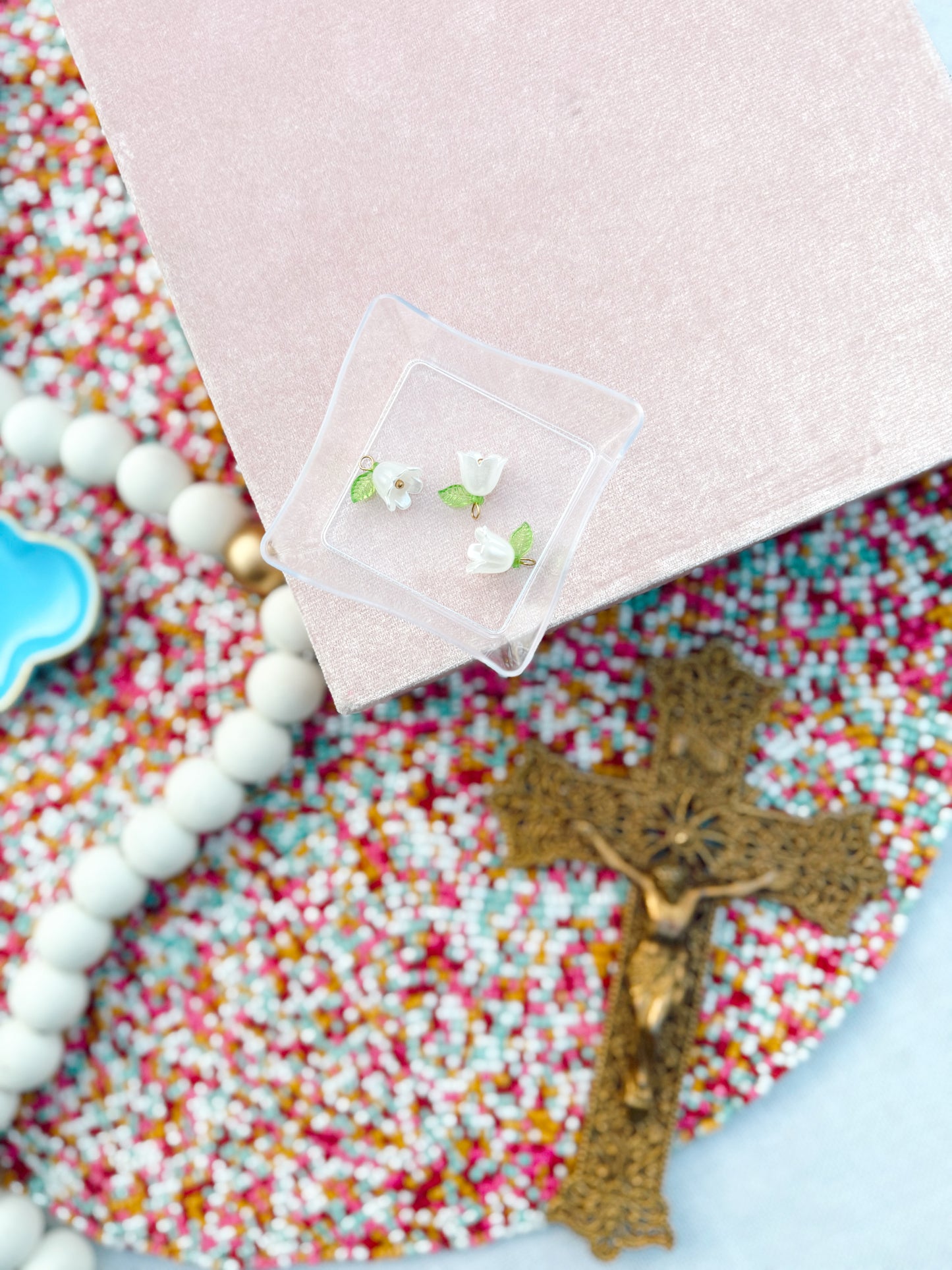 White Lily Charm image 0