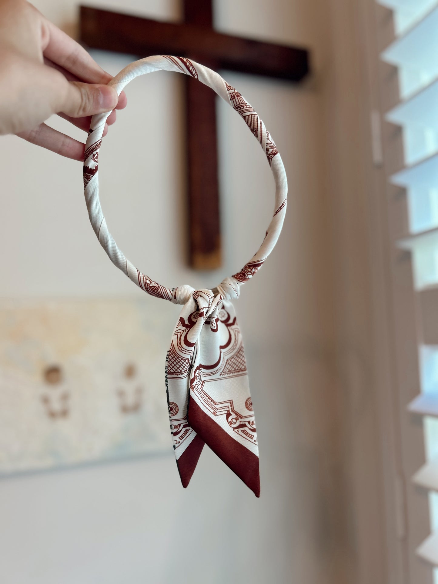 Cream/Brown Evergreen Magnetic Scarf Necklace