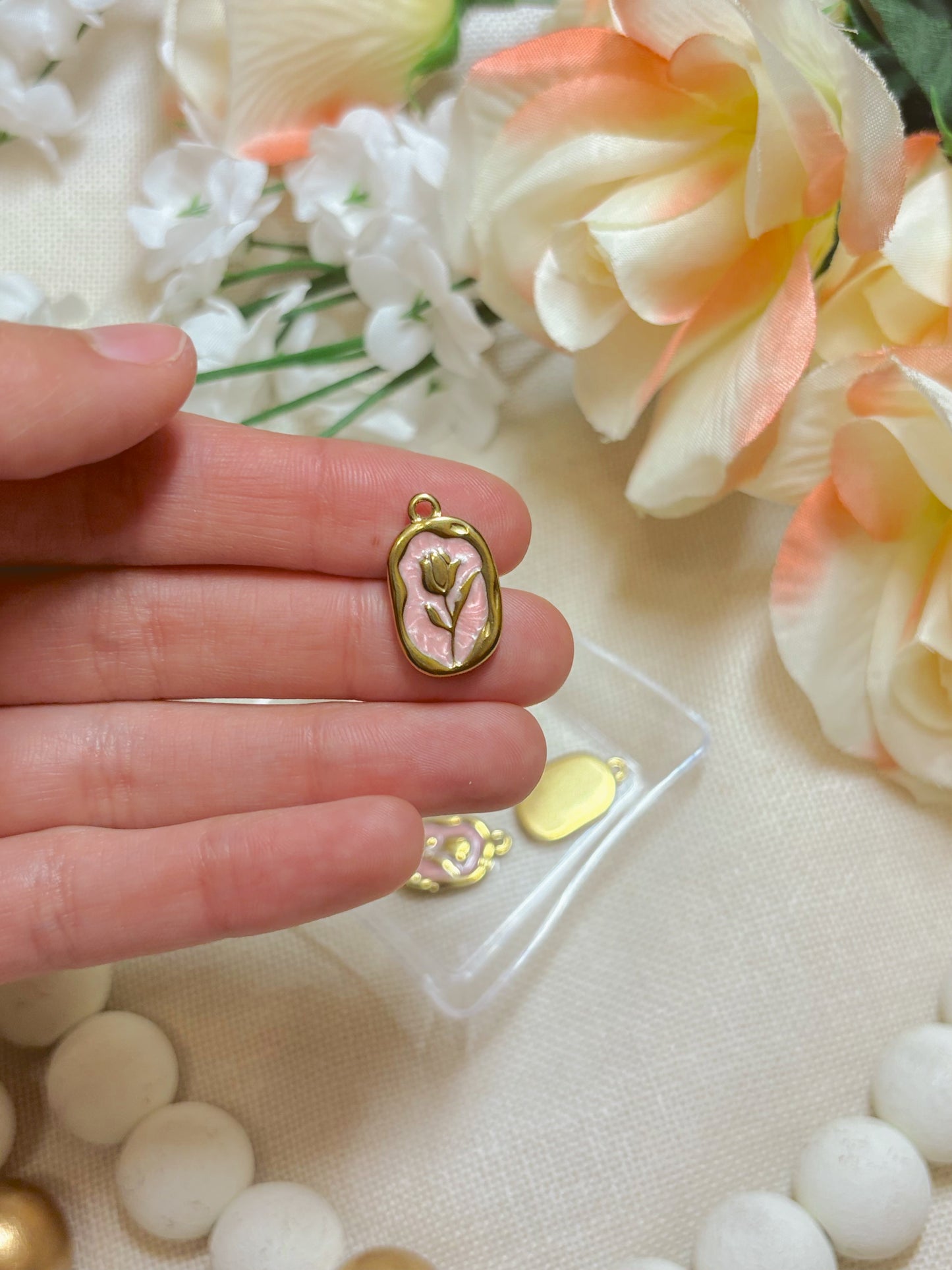 Single Rose Pink/Gold Charm