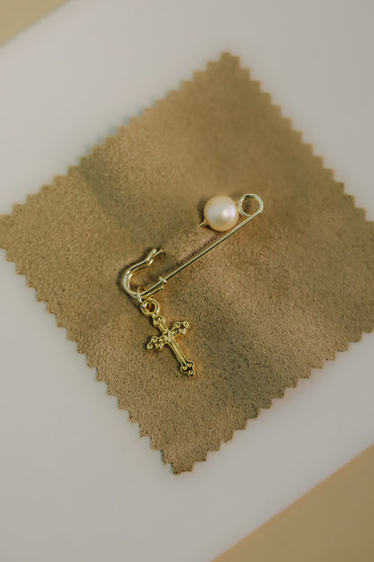 Simple Gold Baptismal Pin image 1