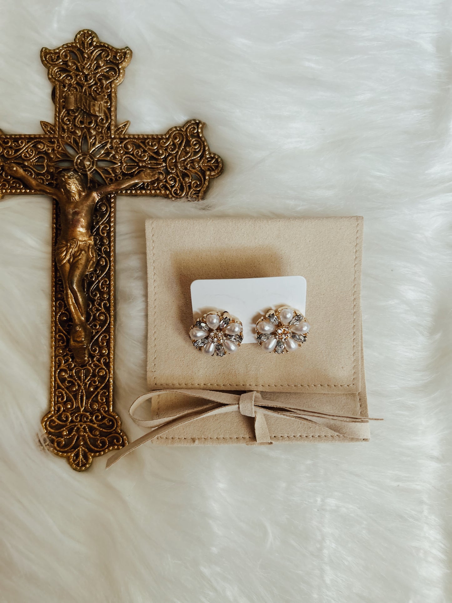 Flower Stone and Pearl Earrings image 2